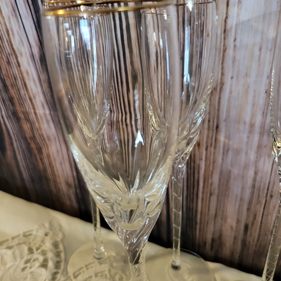 Lenox 4 Pieces Fluted Champagne Glasses With 22 Kt Gold Rim Twist  Stem - Picture 8 of 11